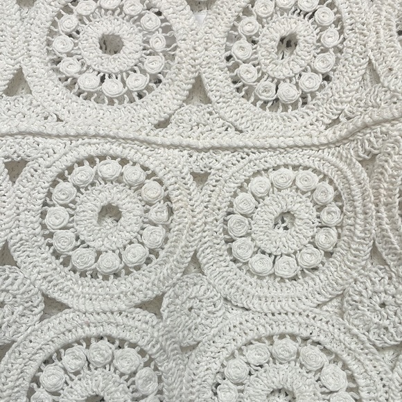 Pixie Market White Scalloped Crochet Top - Picture 3 of 6